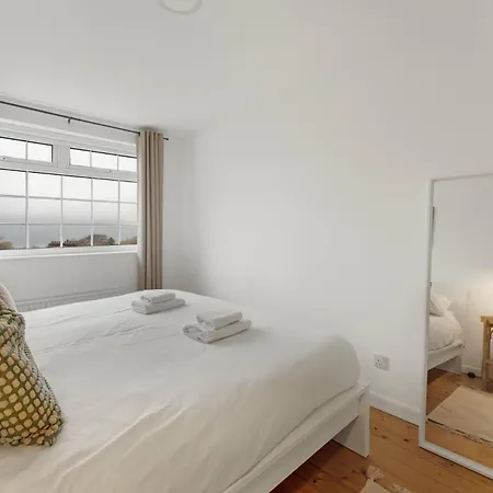 The Viewpoint 보우네스온윈더미어