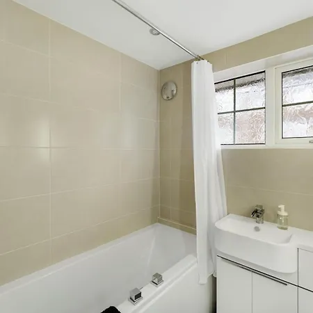 2 Bed In Oc-lr200 Windermere