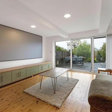 Apartment 2 Bed In Oc-lr200
