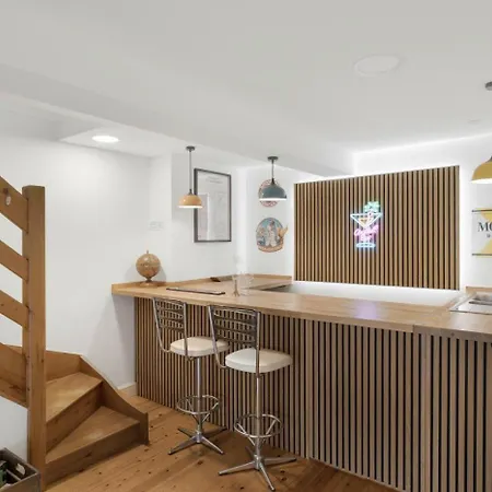 2 Bed In Oc-lr200 Apartment Windermere