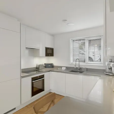Apartment 2 Bed In Oc-lr200 Windermere