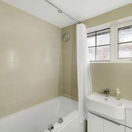 Apartment 2 Bed In Oc-lr200 Windermere