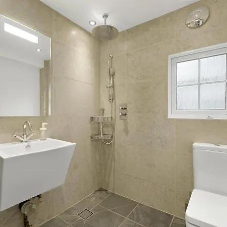 2 Bed In Oc-lr200 *